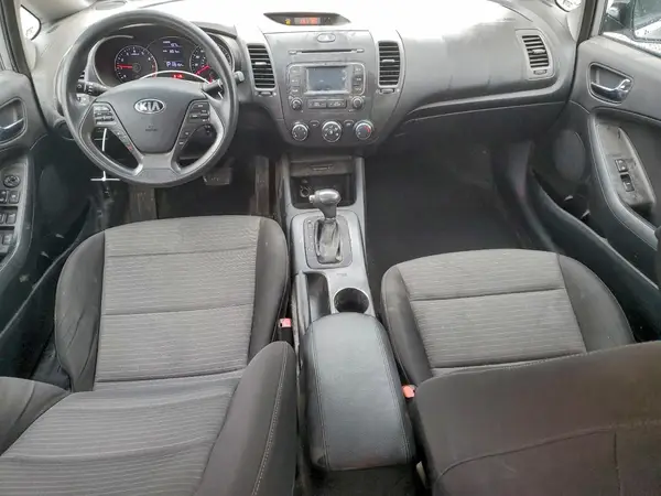 KNAFX4A67G5560530 2016 KIA FORTE - Image 8