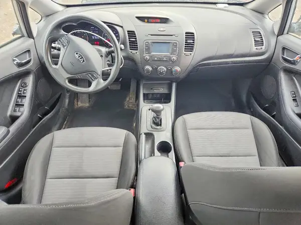 KNAFX4A67G5574427 2016 KIA FORTE - Image 8