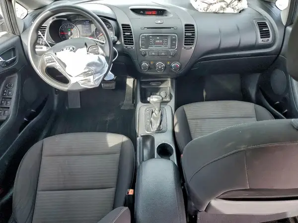 KNAFX4A67G5574864 2016 KIA FORTE - Image 8