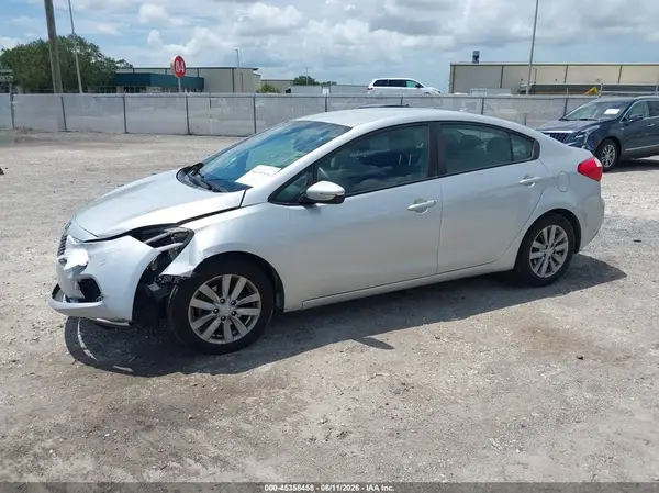 KNAFX4A67G5575979 2016 KIA FORTE - Image 2