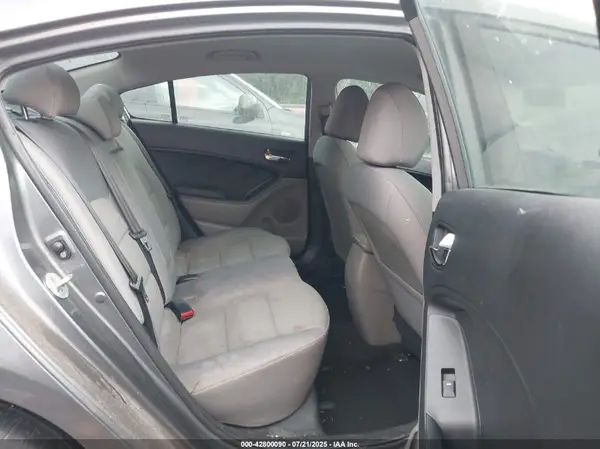 KNAFX4A67G5597691 2016 KIA FORTE - Image 8