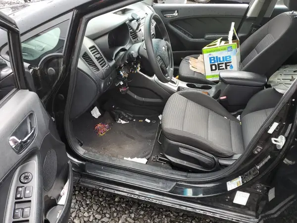 KNAFX4A67G5602128 2016 KIA FORTE - Image 8