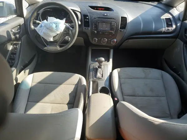 KNAFX4A67G5602534 2016 KIA FORTE - Image 8