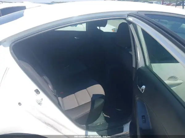 KNAFX4A67G5608012 2016 KIA FORTE - Image 8