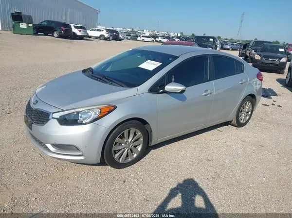 KNAFX4A67G5608527 2016 KIA FORTE - Image 2