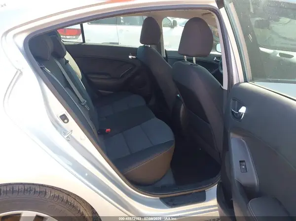 KNAFX4A67G5608527 2016 KIA FORTE - Image 8