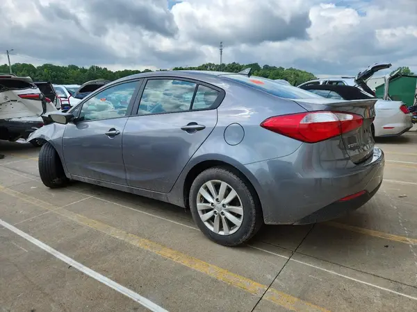 KNAFX4A67G5609175 2016 KIA FORTE - Image 2