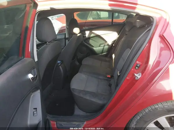 KNAFX4A68G5438517 2016 KIA FORTE - Image 8