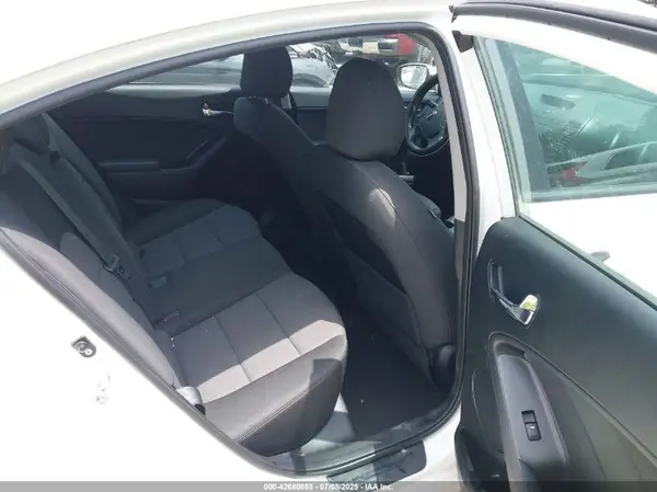 KNAFX4A68G5440168 2016 KIA FORTE - Image 8