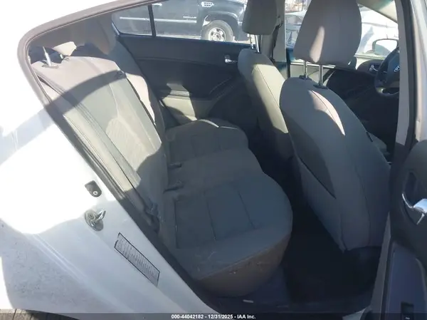 KNAFX4A68G5440915 2016 KIA FORTE - Image 8