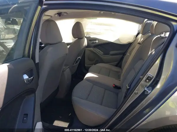 KNAFX4A68G5476250 2016 KIA FORTE - Image 8