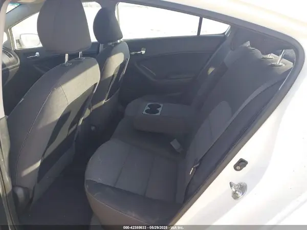 KNAFX4A68G5486177 2016 KIA FORTE - Image 8