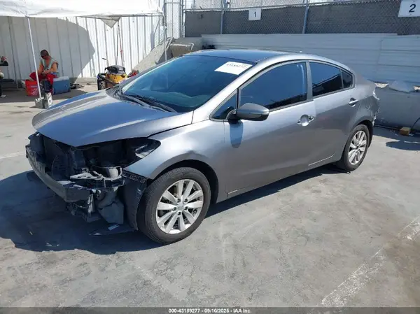 KNAFX4A68G5537645 2016 KIA FORTE - Image 2
