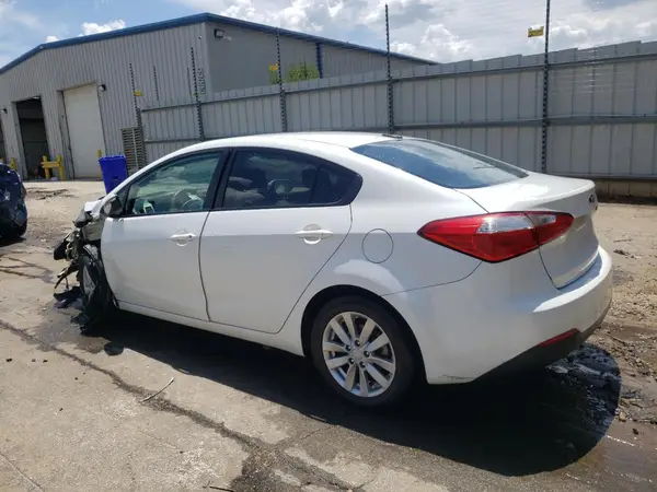 KNAFX4A68G5541713 2016 KIA FORTE - Image 2