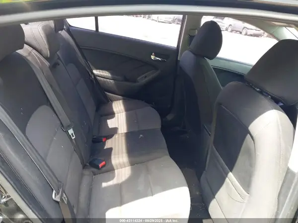 KNAFX4A68G5559290 2016 KIA FORTE - Image 8