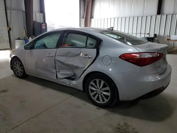 KNAFX4A68G5565090 2016 KIA FORTE - Image 2