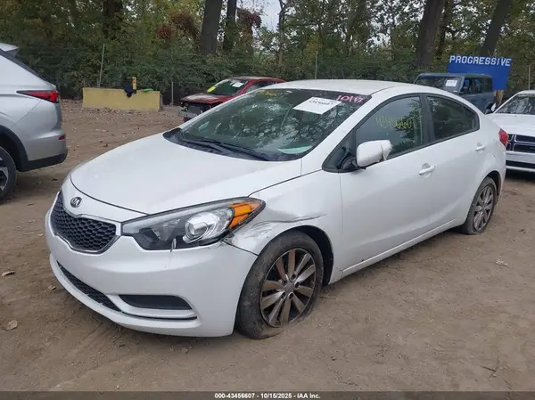 KNAFX4A68G5568443 2016 KIA FORTE - Image 2