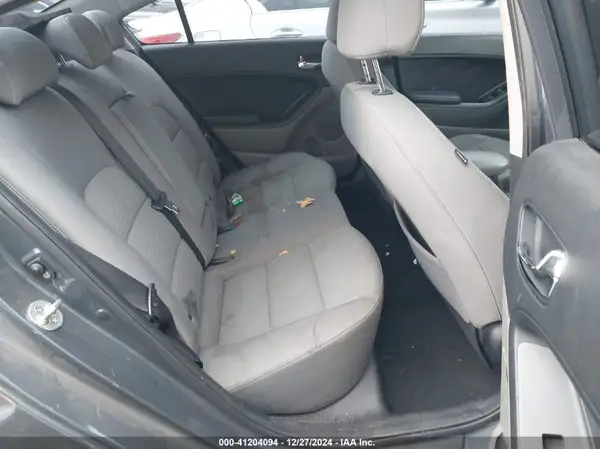 KNAFX4A68G5575117 2016 KIA FORTE - Image 8