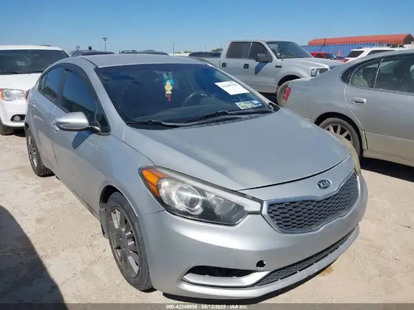 KNAFX4A68G5575988 2016 KIA FORTE - Image 1