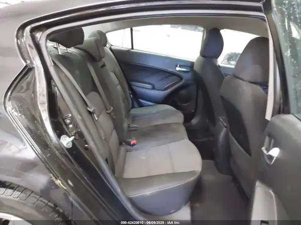 KNAFX4A68G5579362 2016 KIA FORTE - Image 8
