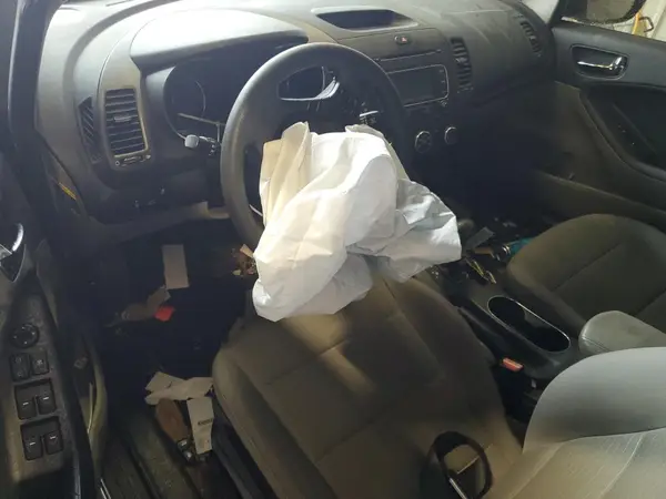 KNAFX4A68G5588045 2016 KIA FORTE - Image 8