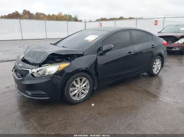 KNAFX4A68G5608911 2016 KIA FORTE - Image 2