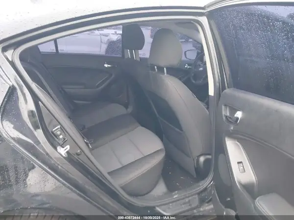 KNAFX4A68G5608911 2016 KIA FORTE - Image 8