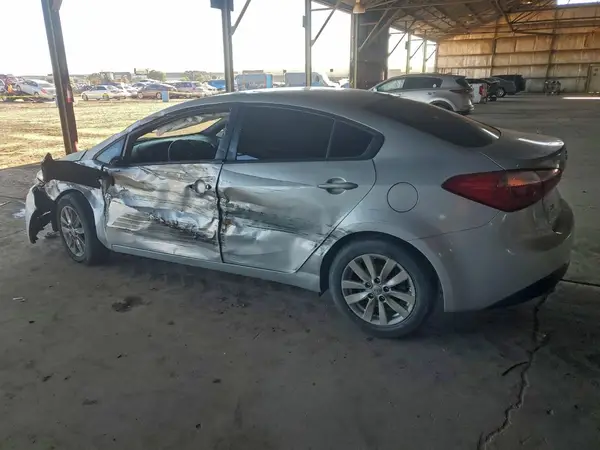 KNAFX4A69G5440468 2016 KIA FORTE - Image 2