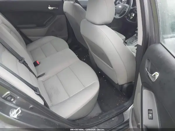 KNAFX4A69G5443760 2016 KIA FORTE - Image 8