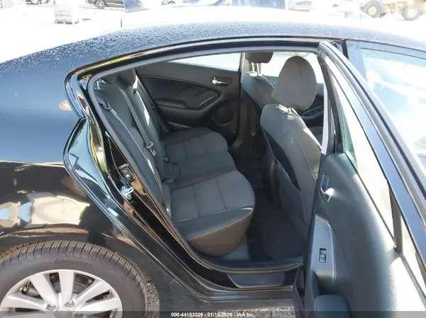 KNAFX4A69G5445718 2016 KIA FORTE - Image 8