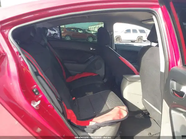 KNAFX4A69G5462776 2016 KIA FORTE - Image 8