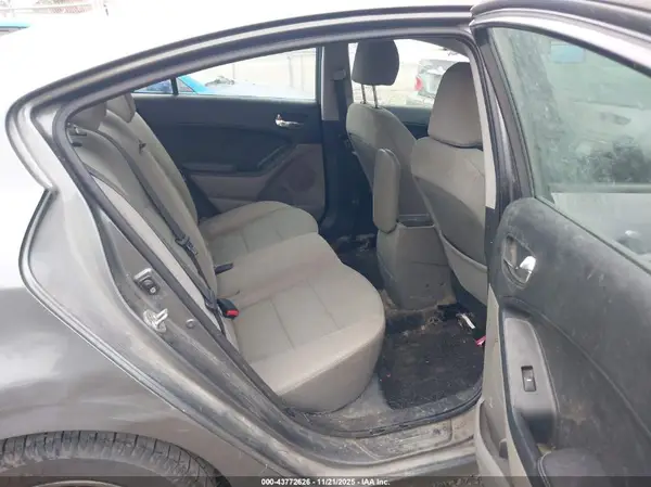 KNAFX4A69G5479688 2016 KIA FORTE - Image 8
