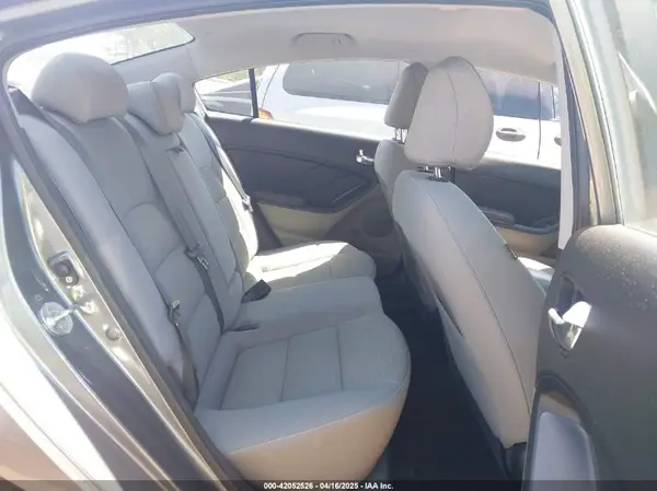 KNAFX4A69G5500958 2016 KIA FORTE - Image 8