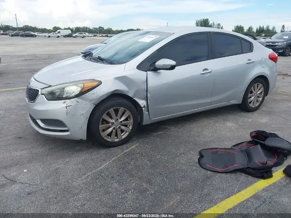 KNAFX4A69G5506999 2016 KIA FORTE - Image 2