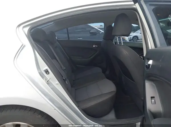 KNAFX4A69G5506999 2016 KIA FORTE - Image 8