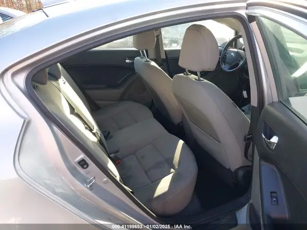 KNAFX4A69G5508445 2016 KIA FORTE - Image 8