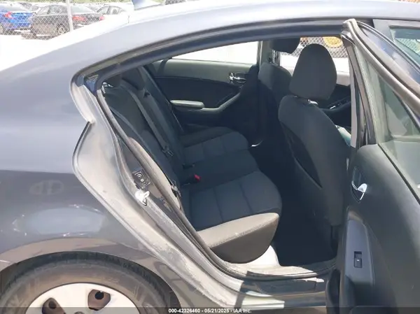 KNAFX4A69G5518425 2016 KIA FORTE - Image 8