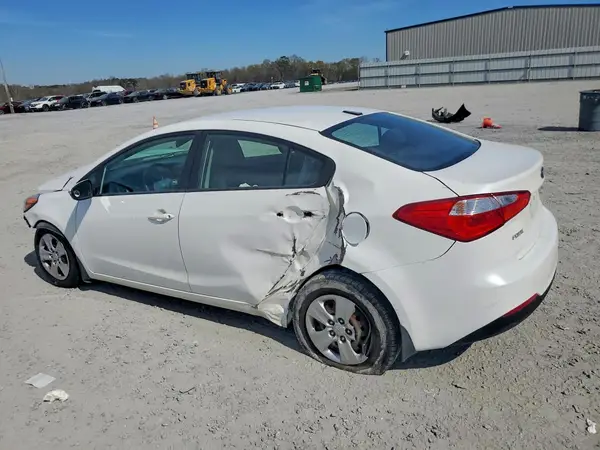 KNAFX4A69G5538223 2016 KIA FORTE - Image 2