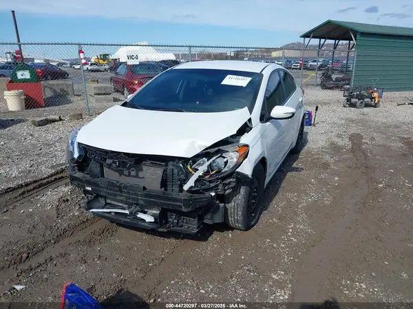 KNAFX4A69G5541932 2016 KIA FORTE - Image 2