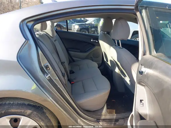 KNAFX4A69G5542286 2016 KIA FORTE - Image 8