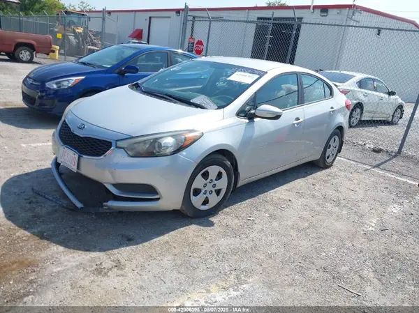 KNAFX4A69G5551425 2016 KIA FORTE - Image 2