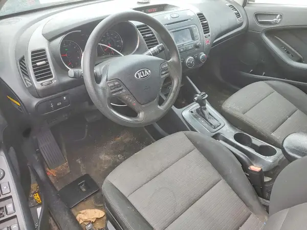 KNAFX4A69G5551571 2016 KIA FORTE - Image 8