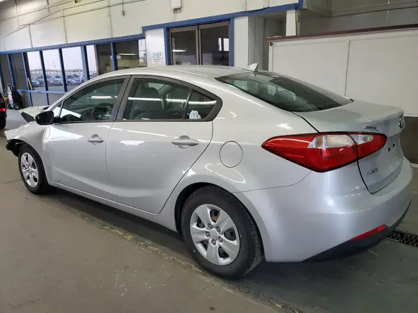 KNAFX4A69G5555068 2016 KIA FORTE - Image 2