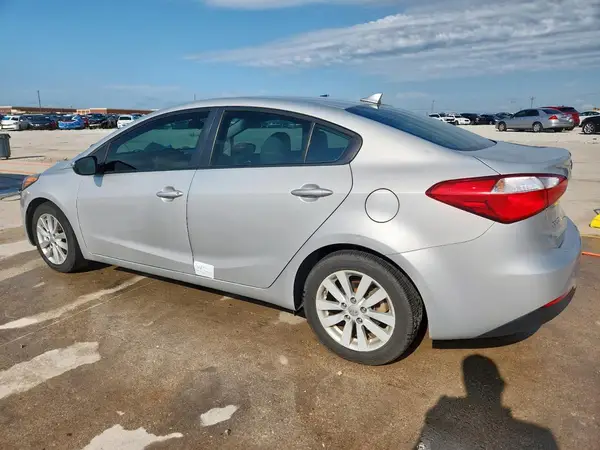 KNAFX4A69G5558200 2016 KIA FORTE - Image 2
