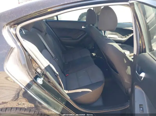 KNAFX4A69G5558357 2016 KIA FORTE - Image 8
