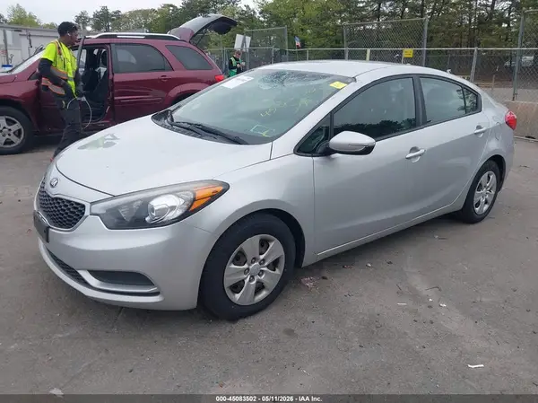KNAFX4A69G5560559 2016 KIA FORTE - Image 2