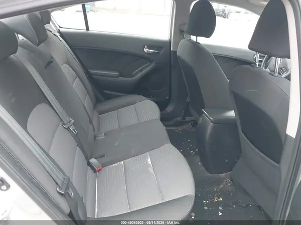 KNAFX4A69G5560559 2016 KIA FORTE - Image 8