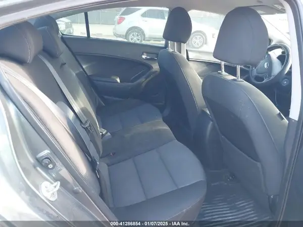 KNAFX4A69G5571688 2016 KIA FORTE - Image 8