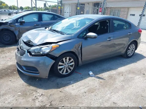 KNAFX4A69G5574882 2016 KIA FORTE - Image 2