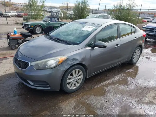KNAFX4A69G5599071 2016 KIA FORTE - Image 2